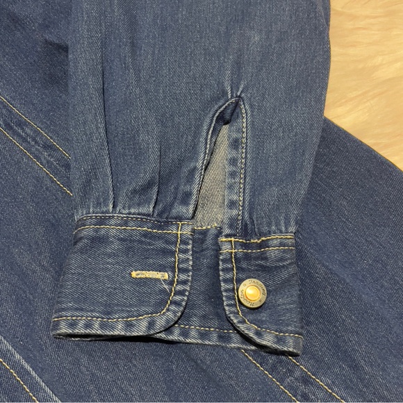 VTG Newton Trading Co. Denim Button Down Long-sleeve Shirt - Picture 5 of 7